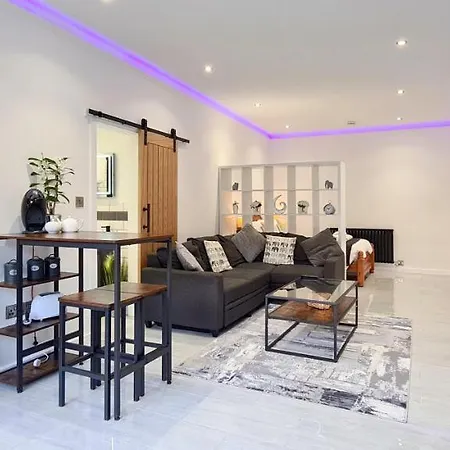 The Studio, Luxury Modern Apartment In The South Hams, Stunning Walks On The Doorstep, A 20 Minute Drive To The Beautiful Sandy Beaches, Quiet Courtyard Setting, Shops, Bars And Restaurants A Short Walk Away! Ivybridge Exterior foto