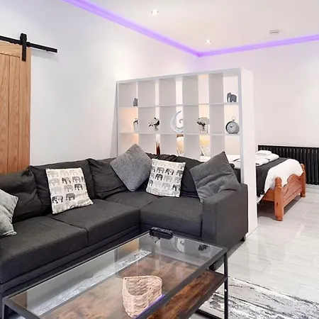 The Studio, Luxury Modern Apartment In The South Hams, Stunning Walks On The Doorstep, A 20 Minute Drive To The Beautiful Sandy Beaches, Quiet Courtyard Setting, Shops, Bars And Restaurants A Short Walk Away! Ivybridge Exterior foto