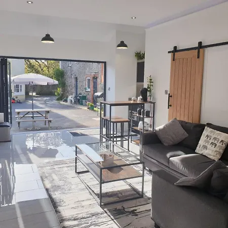 The Studio, Luxury Modern Apartment In The South Hams, Stunning Walks On The Doorstep, A 20 Minute Drive To The Beautiful Sandy Beaches, Quiet Courtyard Setting, Shops, Bars And Restaurants A Short Walk Away! Ivybridge Exterior foto